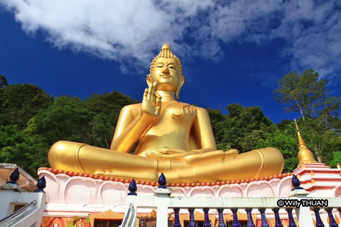 Wat Khao Rang on Rang Hill